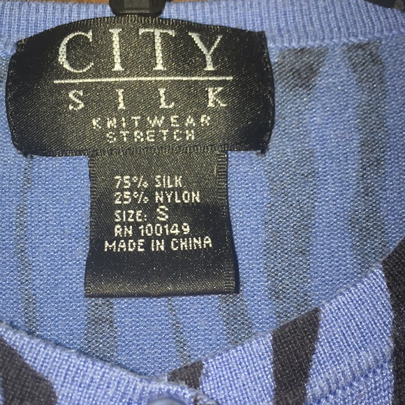 Ladies button up animal print top - Picture 2 of 4